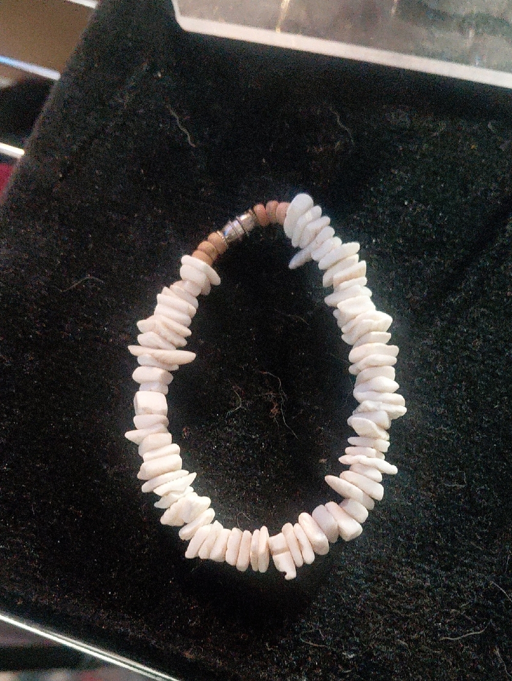 Poka shell bracelets
